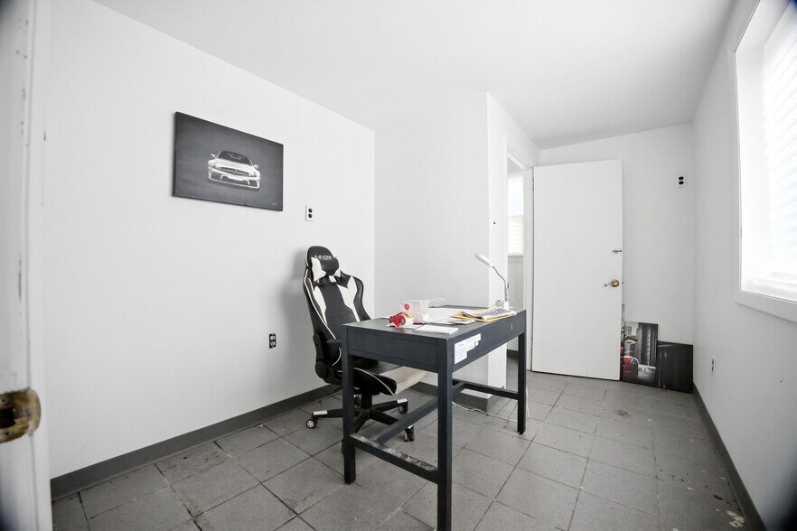 More Photos Of 83 Limekiln Pike, Glenside Storefront Retail Residential For Sale