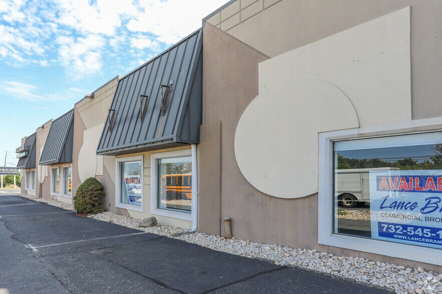 More Photos Of 252 State Route 18, East Brunswick General Retail For Lease