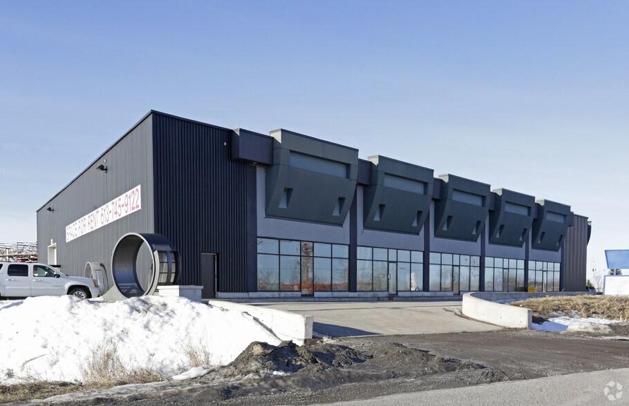 More Photos Of 240-250 Entreprise Rd, Russell Light Distribution For Sale