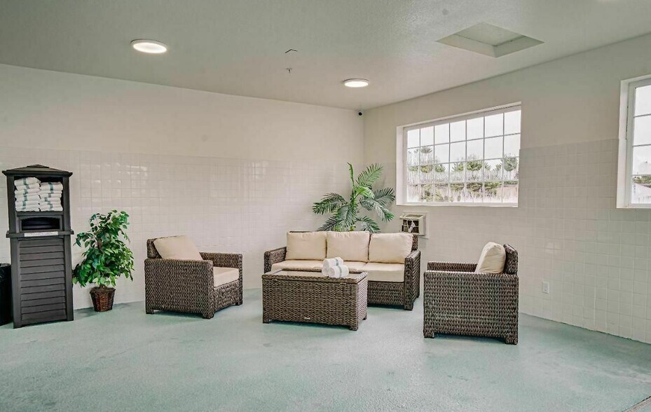 More Photos Of 3430 NE Hwy 101, Lincoln City Hospitality For Sale
