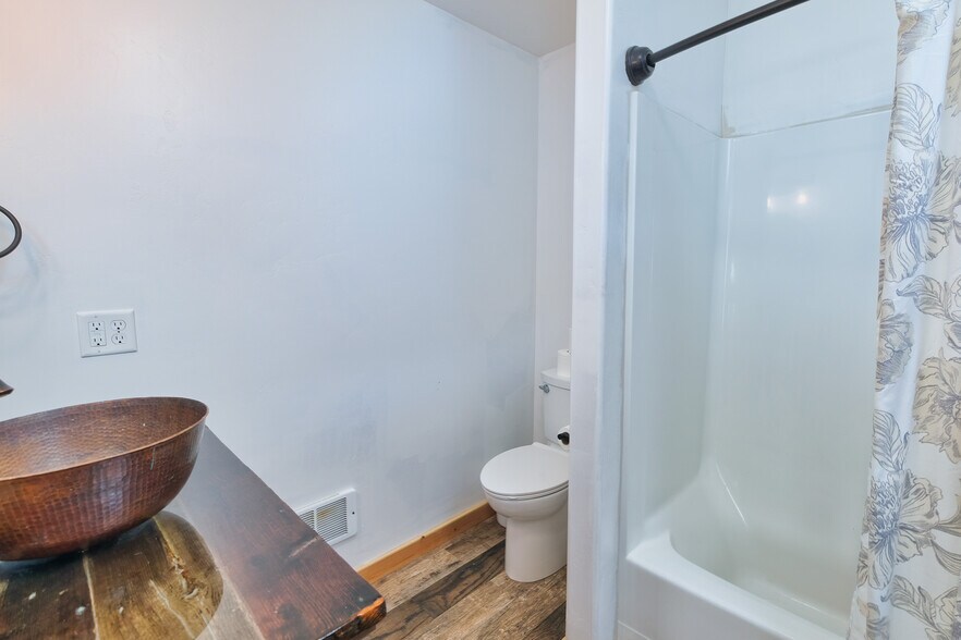 More Photos Of 23 Late September ln, Swan Valley Service For Sale