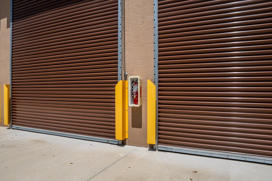 More Photos Of 1245 Canal St, New Smyrna Beach Self Storage For Lease