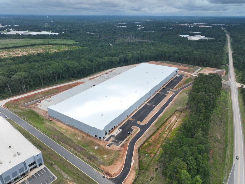 More Photos Of 506 Pegasus Pky, Lagrange Distribution For Lease