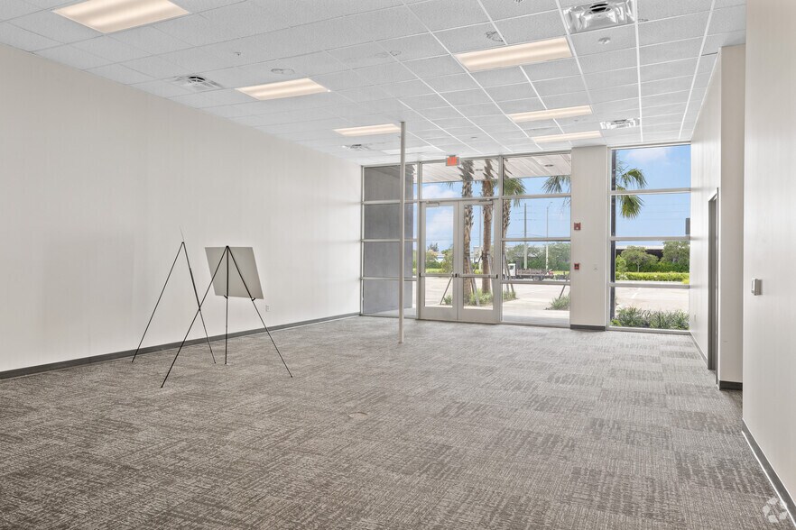 More Photos Of 700 S Kings Hwy, Fort Pierce Distribution For Sale