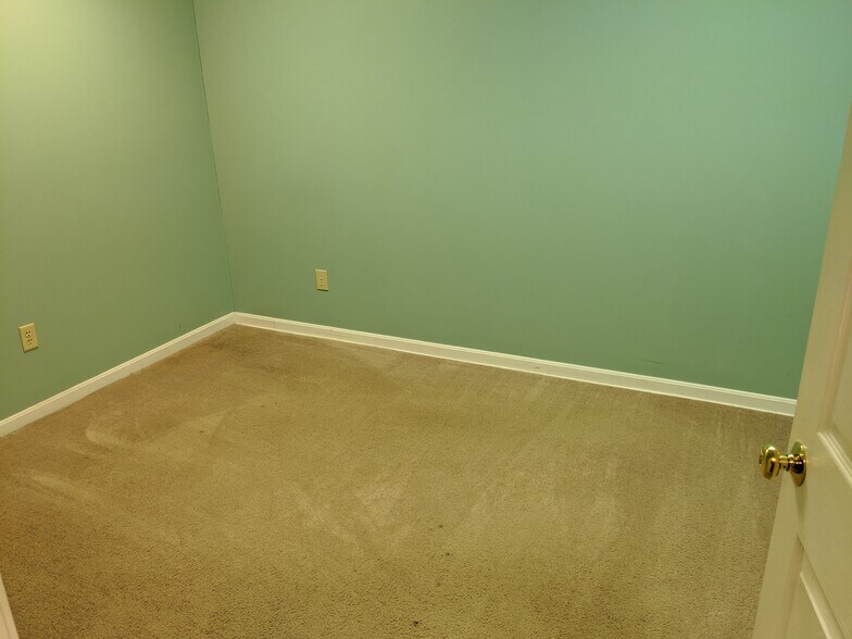 More Photos Of 42 Dover Point Rd, Dover Office For Lease