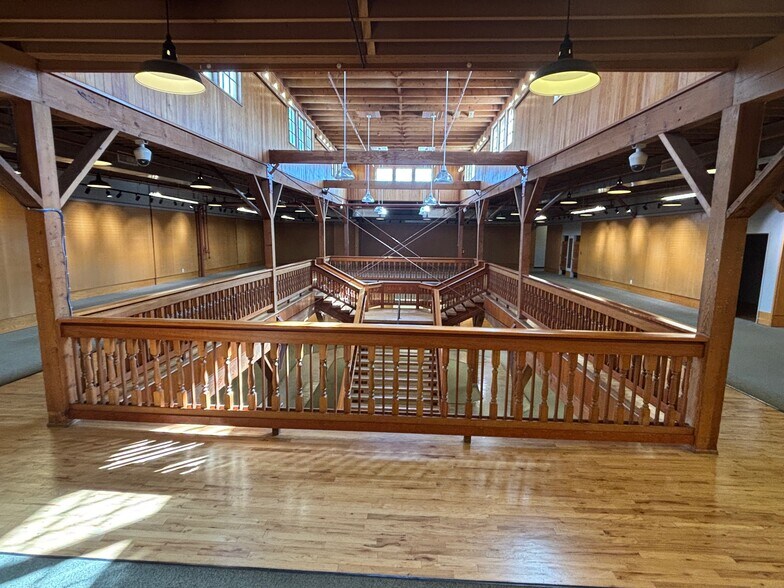 More Photos Of 450 W 3rd Ave, Eugene Storefront Retail Office For Lease