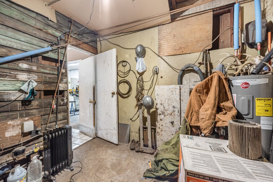 More Photos Of 205 E Lafayette St, Norristown Warehouse For Sale