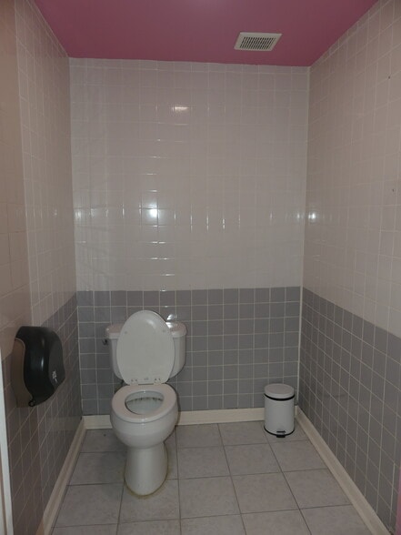 More Photos Of 718 Main St, Bradley Beach Storefront Retail Residential For Lease