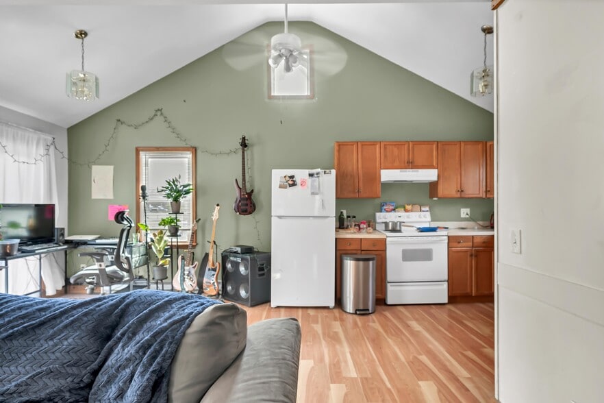 More Photos Of , Brookfield Unknown For Sale