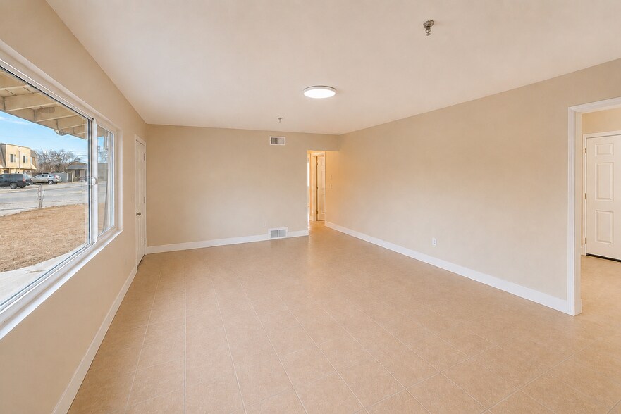 More Photos Of 16012-16020 Juniper St, Hesperia Assisted Living For Lease