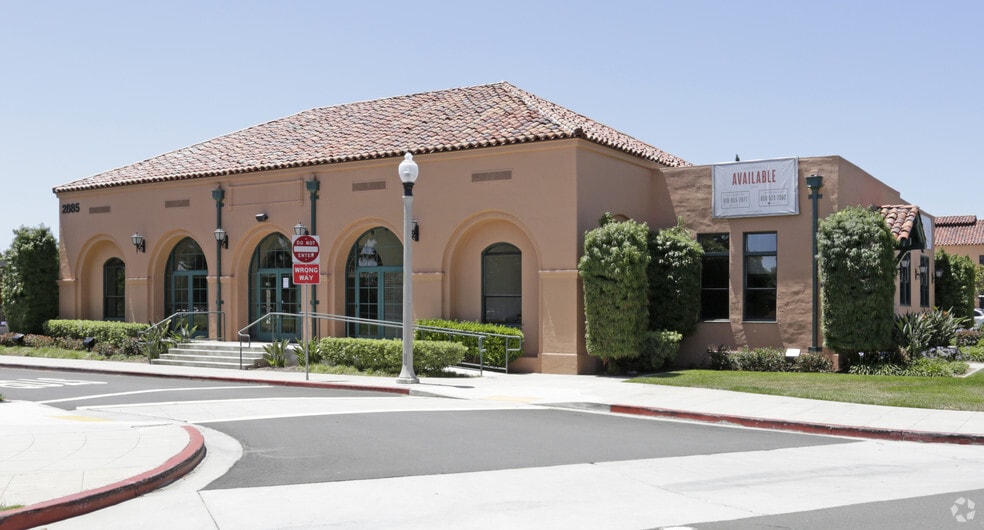 More Photos Of 2820 Historic Decatur Rd, San Diego Unknown For Lease