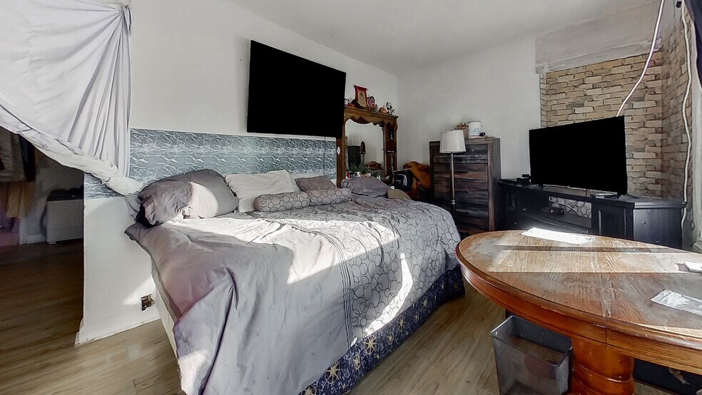 More Photos Of 372 Marshall Ln, Sudbury Apartments For Sale