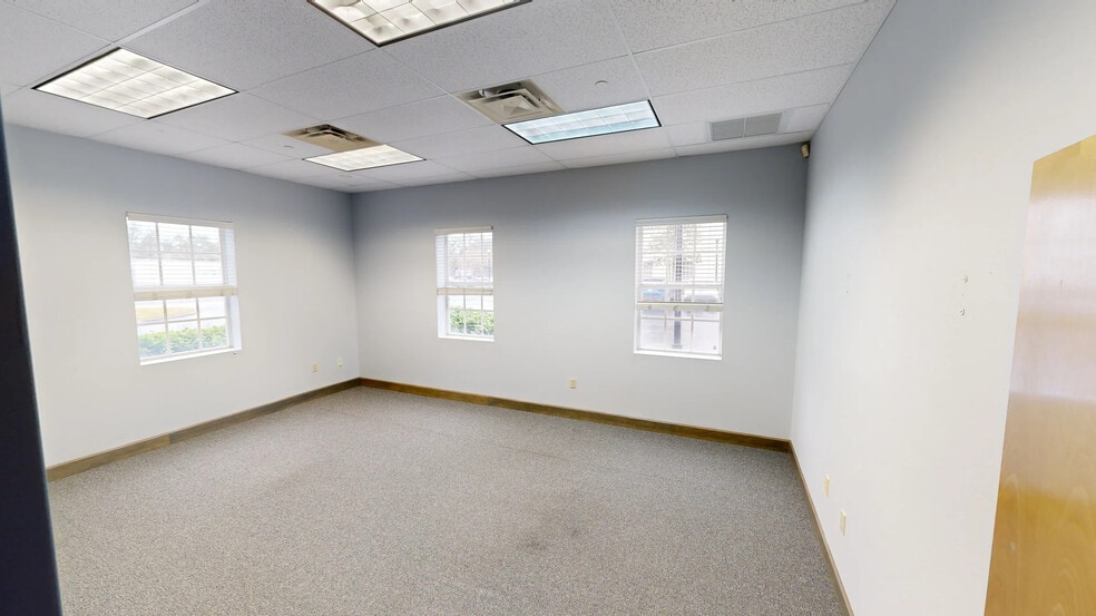More Photos Of 6790 New Tampa Hwy, Lakeland Unknown For Lease