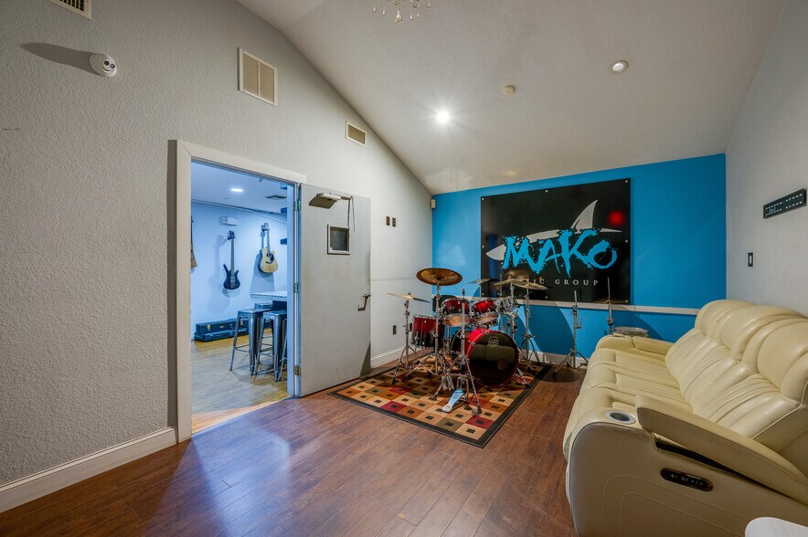 More Photos Of 2250 N Volusia Ave, Orange City Specialty For Lease