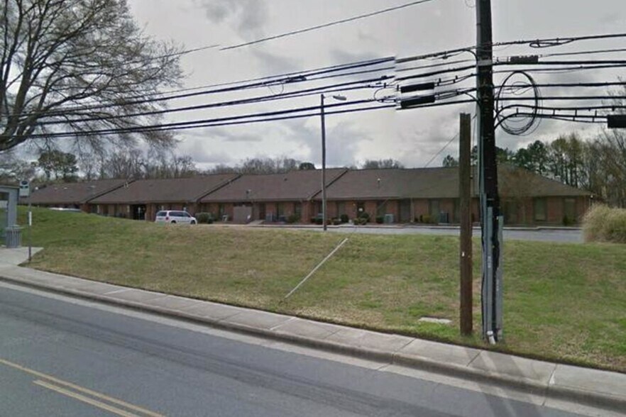 More Photos Of 411-511 N Wendover Rd, Charlotte Medical For Lease