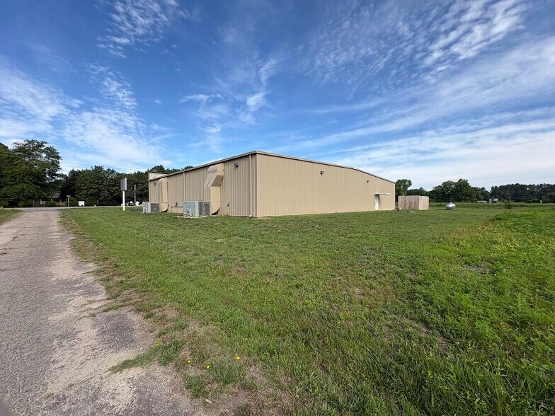 More Photos Of 10067 Main St, Castalia Freestanding For Lease