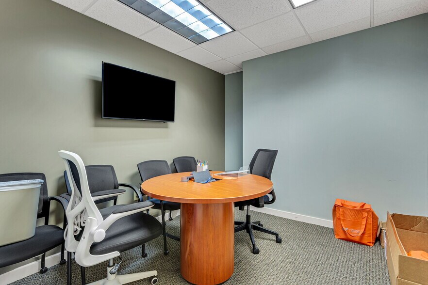 More Photos Of 280 Commonwealth Dr, Greenville Bank For Sale