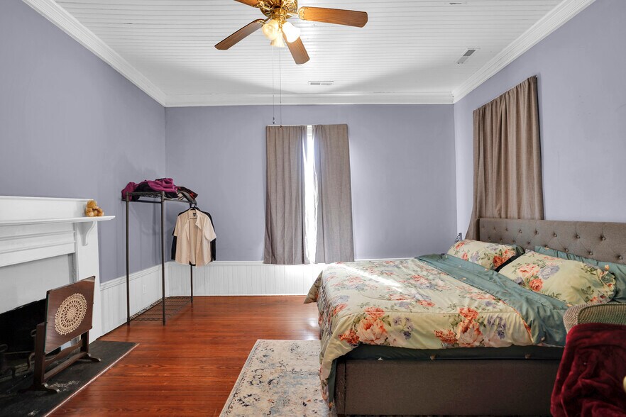 More Photos Of 115 N Magnolia St, Raeford Office Residential For Sale