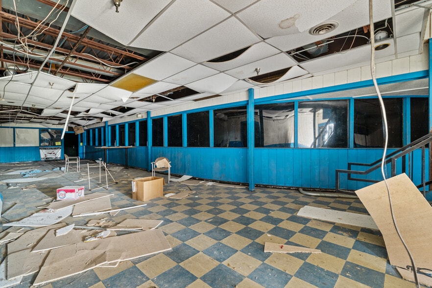 More Photos Of 5105 N Lindbergh Blvd, Florissant Sports And Entertainment For Sale