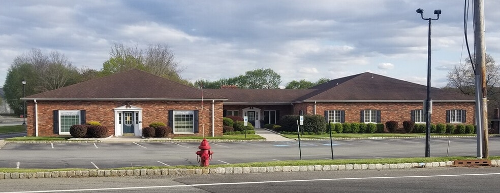 More Photos Of 10 W Hanover Ave, Randolph Office For Lease