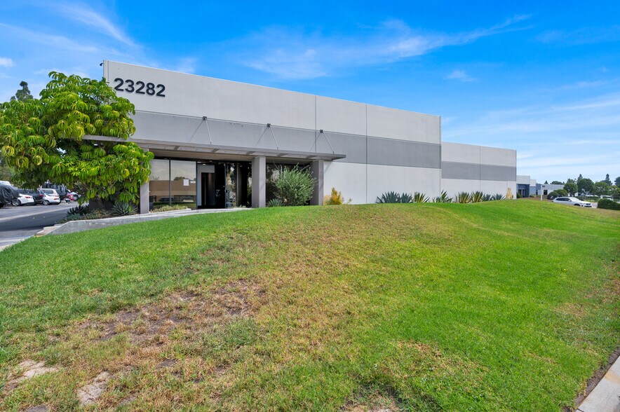 More Photos Of 23231 Vista Grande Dr, Laguna Hills Warehouse For Sale