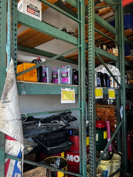 More Photos Of 11841 Washington Blvd, Whittier Auto Repair For Lease