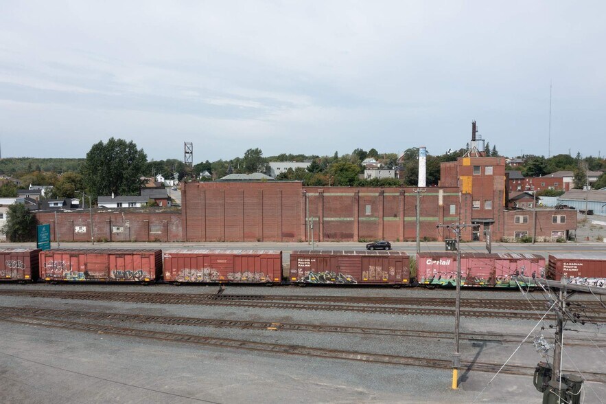 More Photos Of 185-227 Lorne St, Sudbury Flex For Sale