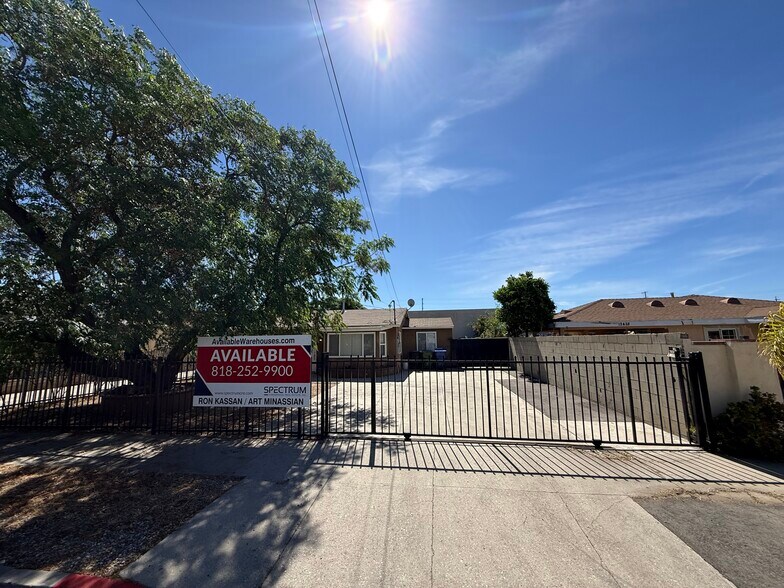 More Photos Of 12422 Bromwich St, Pacoima Land For Lease