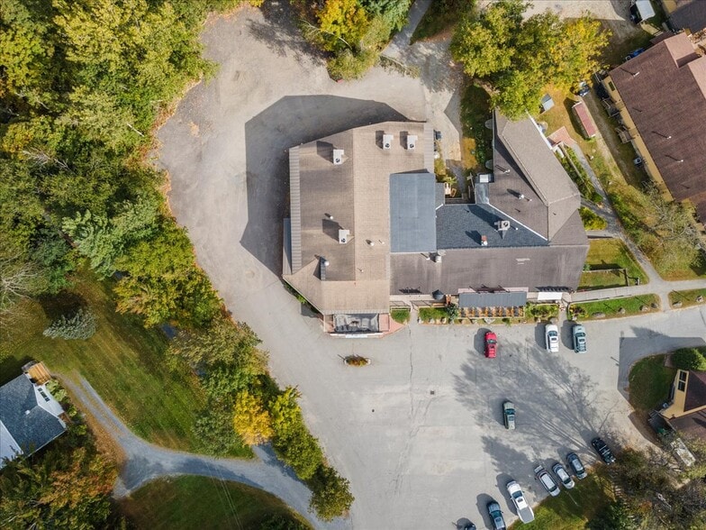 Primary Photo Of 454 Mountain Rd, Stowe Convenience Store For Sale