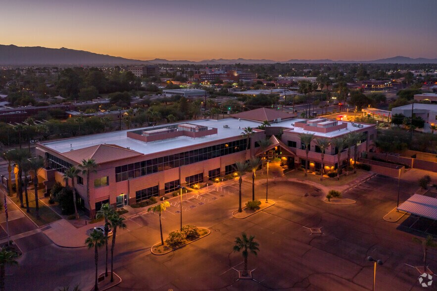 More Photos Of 603 N Wilmot Rd, Tucson Office Residential For Lease