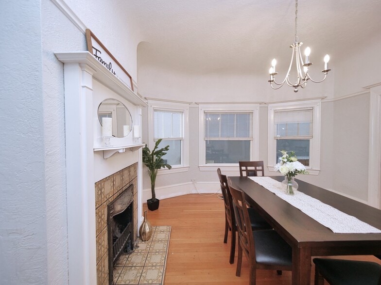 More Photos Of 1901-1903 H St, Sacramento Apartments For Sale