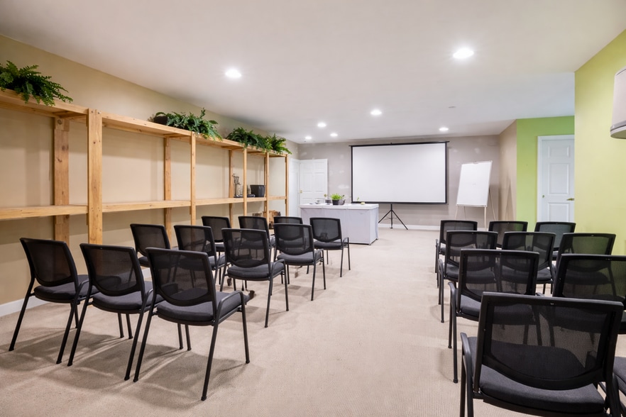 More Photos Of 8 Commerce Pl, Savannah Loft Creative Space For Sale