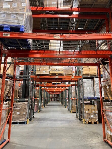 More Photos Of 7001 Anpesil Dr, North Bergen Warehouse For Lease