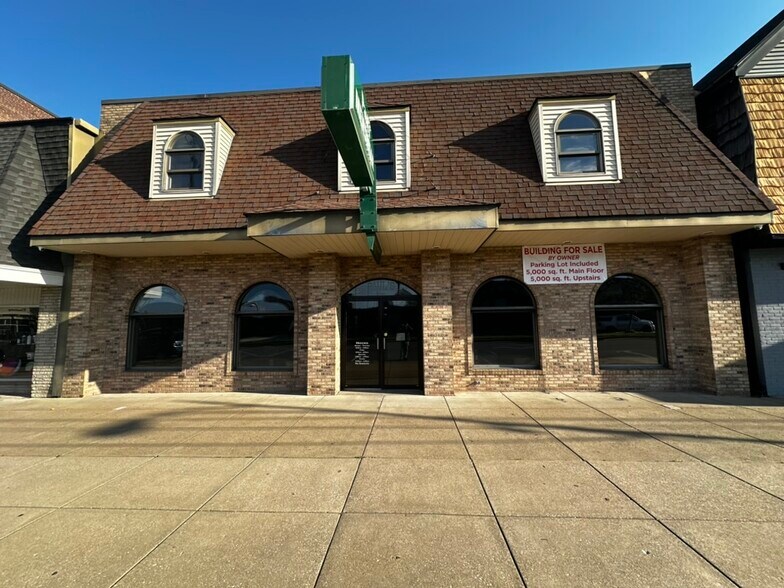 More Photos Of 2225 W Franklin St, Evansville Storefront For Sale