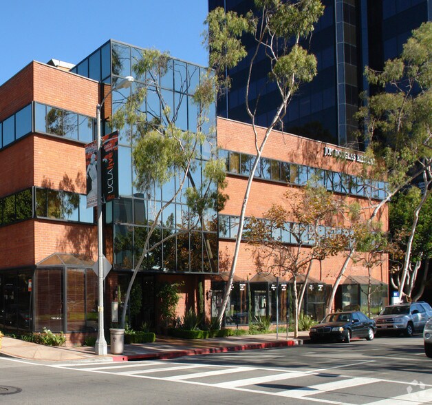 Primary Photo Of 11633 San Vicente Blvd, Los Angeles Medical For Lease