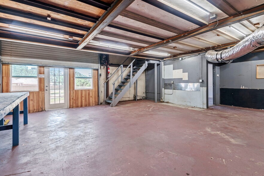 More Photos Of 25232 Hardin Store Rd, Magnolia Manufacturing For Lease