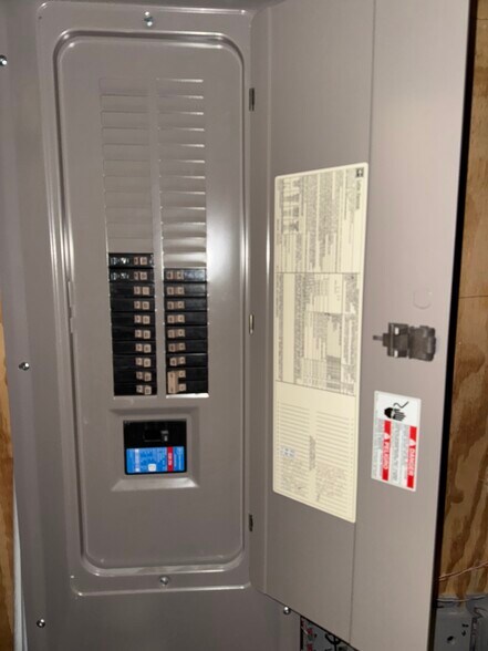 More Photos Of 300 S Pelham St, Rhinelander Office For Sale