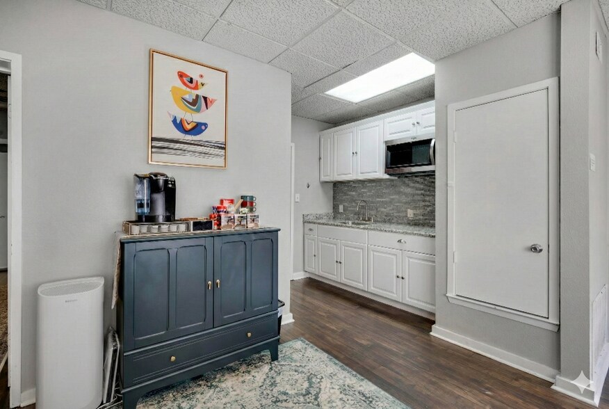 More Photos Of 11107 Wurzbach Rd, San Antonio Medical For Lease