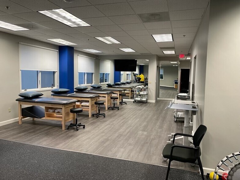 More Photos Of 21 Upper Ragsdale Dr, Monterey Medical For Lease