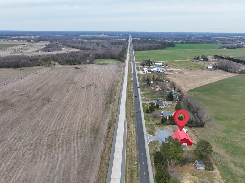 More Photos Of 8977 DuPont Blvd, Lincoln Convenience Store For Sale