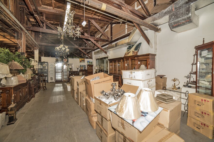 More Photos Of 4214 W Virginia Ave, Tampa Warehouse For Lease