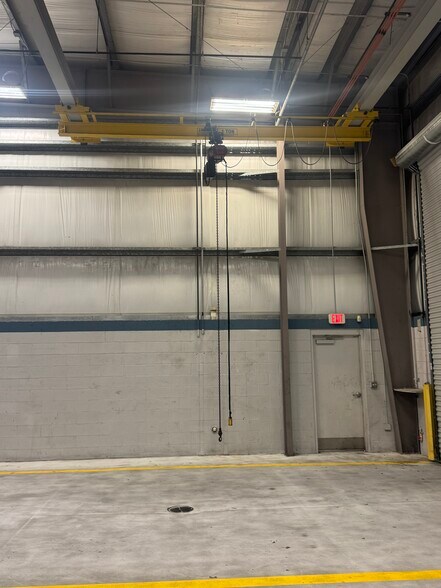 More Photos Of 9707 Bachman Rd, Orlando Warehouse For Lease