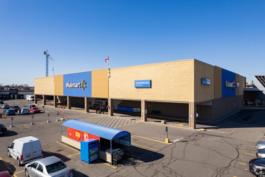 Primary Photo Of 310-484 Av Dorval, Dorval General Retail For Lease