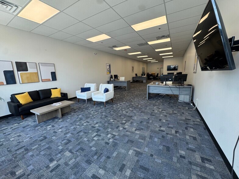 More Photos Of 4579-4589 Route 71, Oswego Storefront Retail Office For Lease
