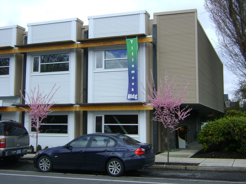 More Photos Of 3829-3843 NE Tillamook St, Portland Office For Lease