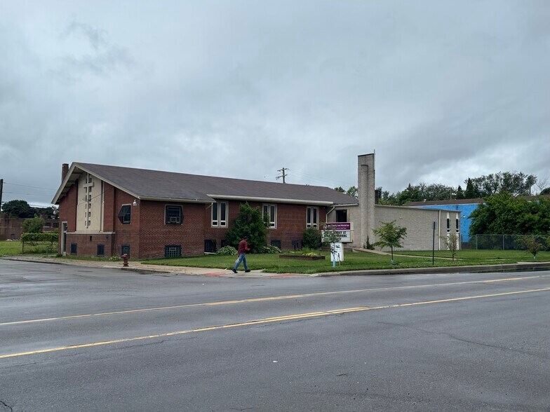 Primary Photo Of 15003 Joy Rd, Detroit Religious Facility For Sale