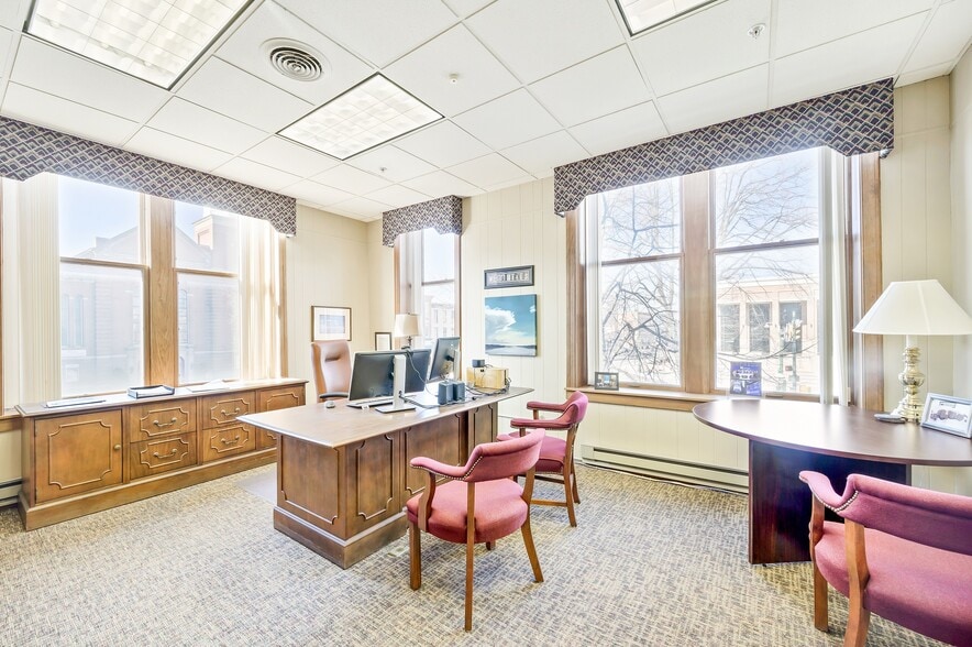 More Photos Of 20 S Main St, Chambersburg Office For Lease