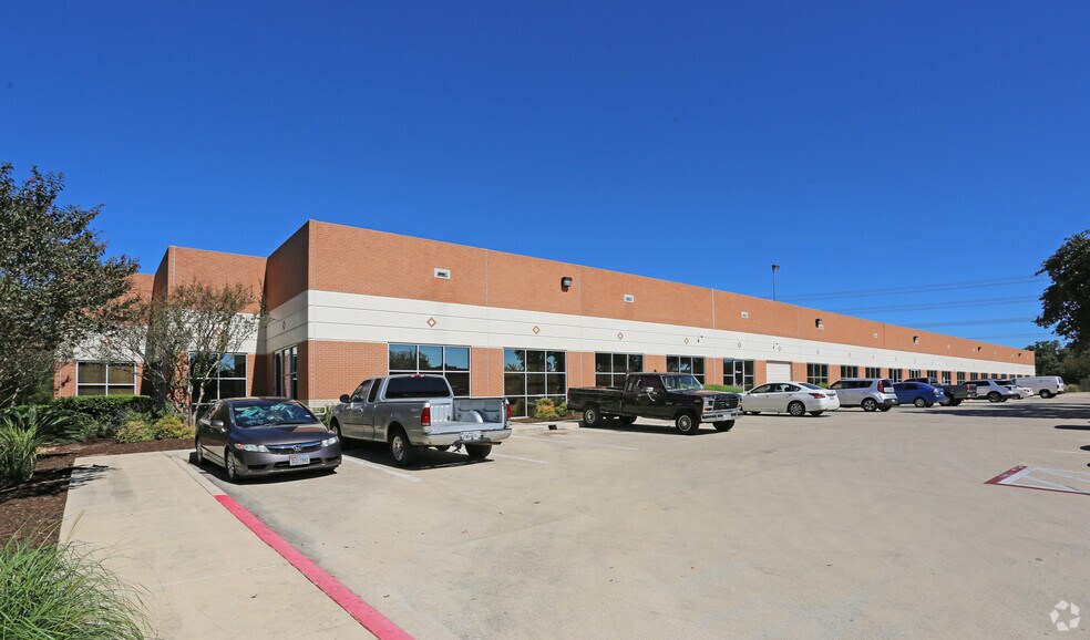 More Photos Of 12460 Network Blvd, San Antonio Research And Development For Lease