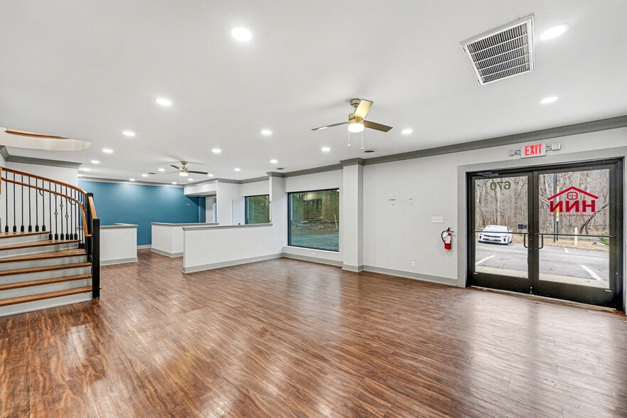 More Photos Of 670 Cambridge St, Fredericksburg Warehouse For Lease