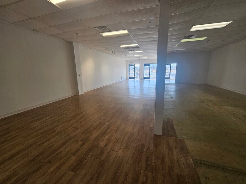 More Photos Of 2695 Henry St, Muskegon Storefront For Lease